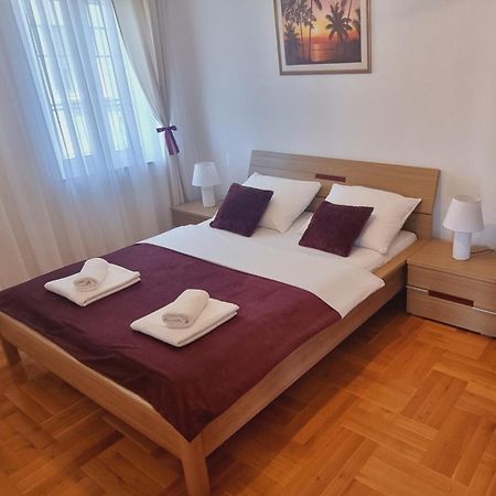 Apartments Cosic Гребащиця Екстер'єр фото