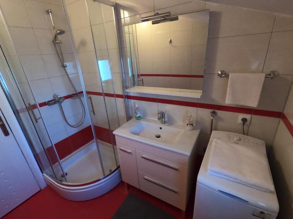 Apartments Cosic Гребащиця Екстер'єр фото