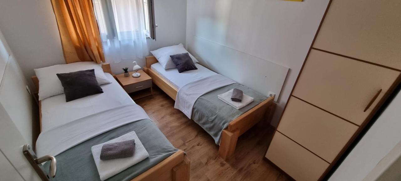 Apartments Cosic Гребащиця Екстер'єр фото