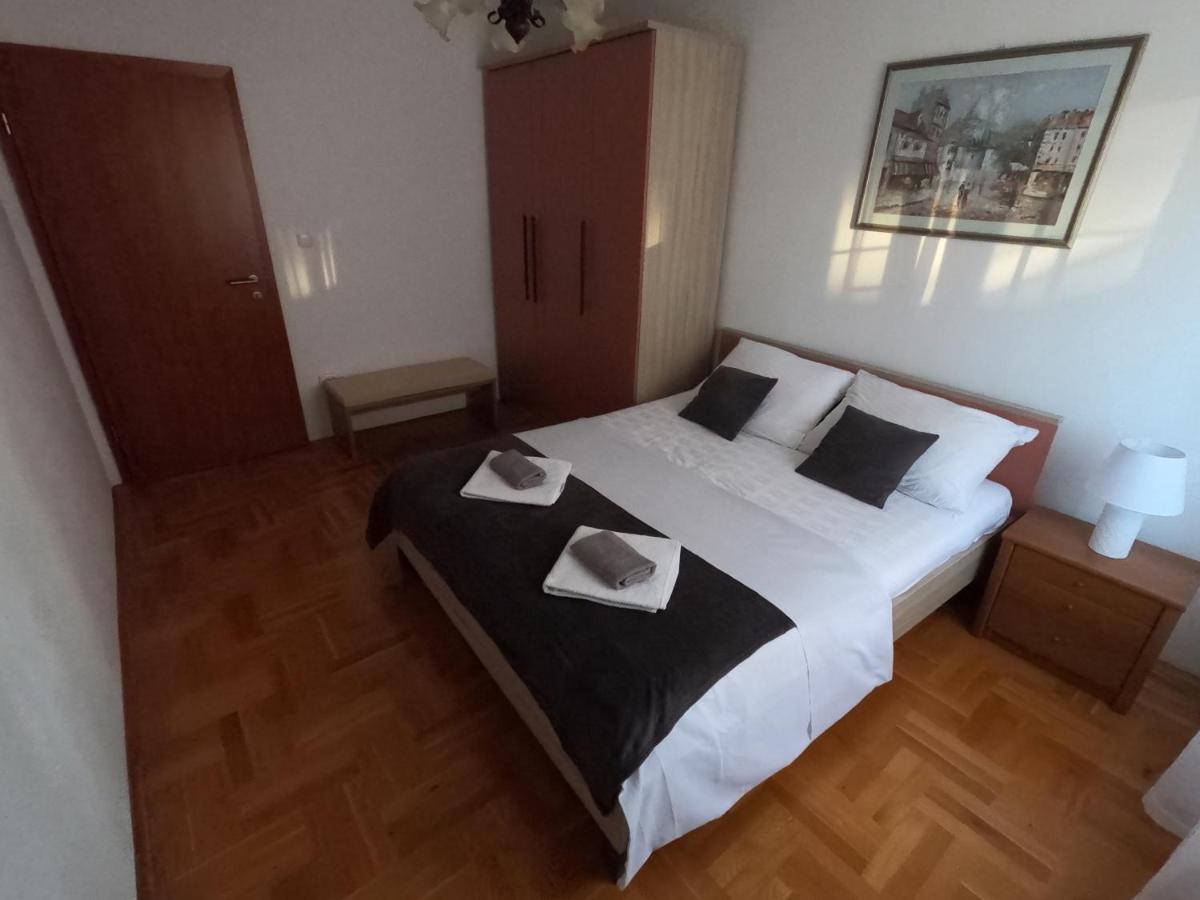 Apartments Cosic Гребащиця Екстер'єр фото