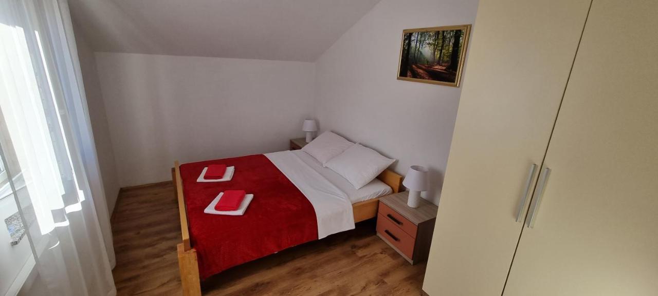 Apartments Cosic Гребащиця Екстер'єр фото