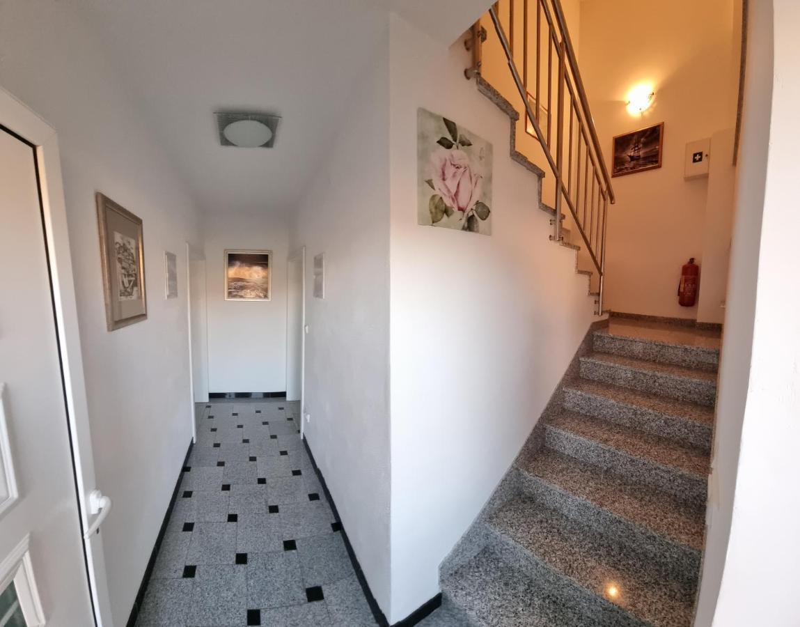 Apartments Cosic Гребащиця Екстер'єр фото