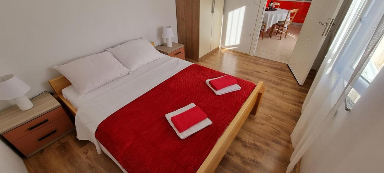 Apartments Cosic Гребащиця Екстер'єр фото