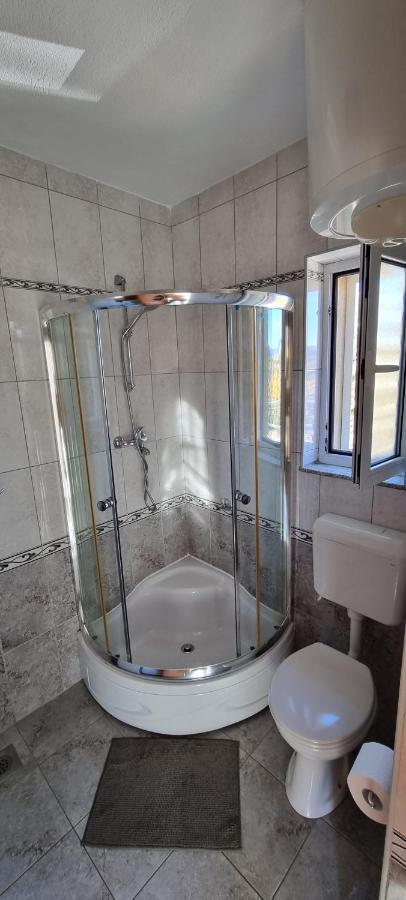 Apartments Cosic Гребащиця Екстер'єр фото