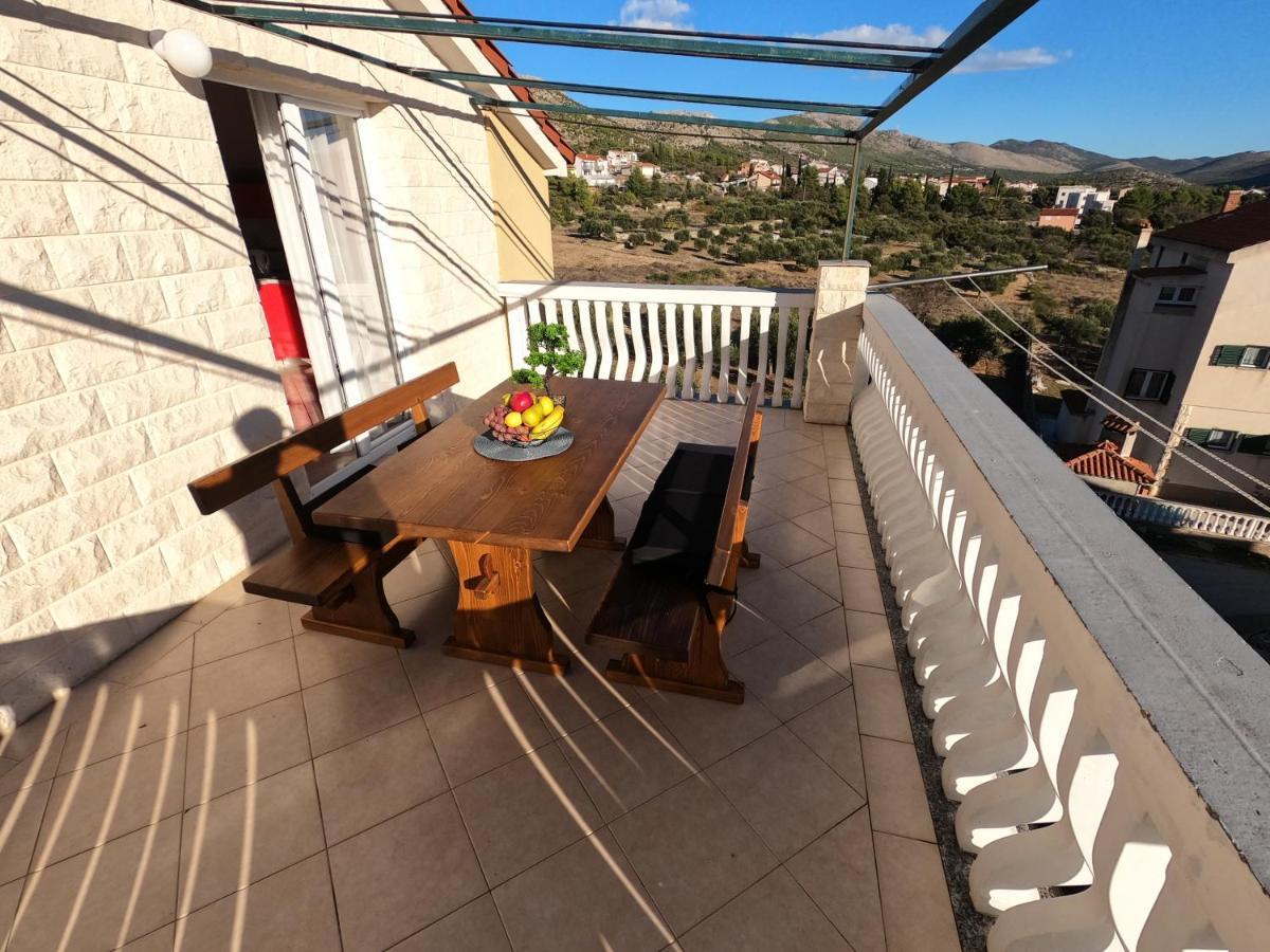 Apartments Cosic Гребащиця Екстер'єр фото