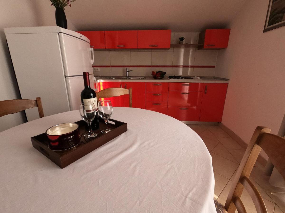 Apartments Cosic Гребащиця Екстер'єр фото