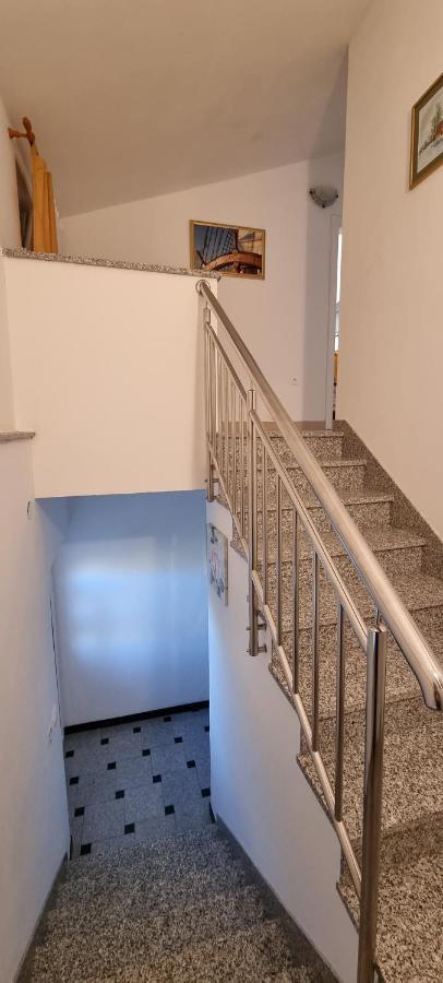 Apartments Cosic Гребащиця Екстер'єр фото