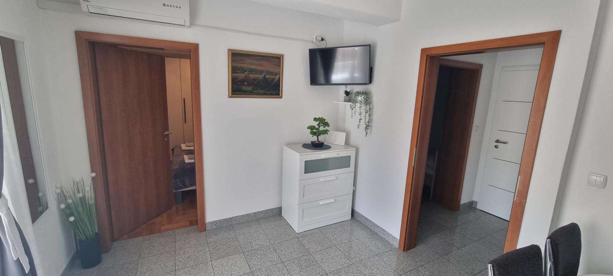 Apartments Cosic Гребащиця Екстер'єр фото
